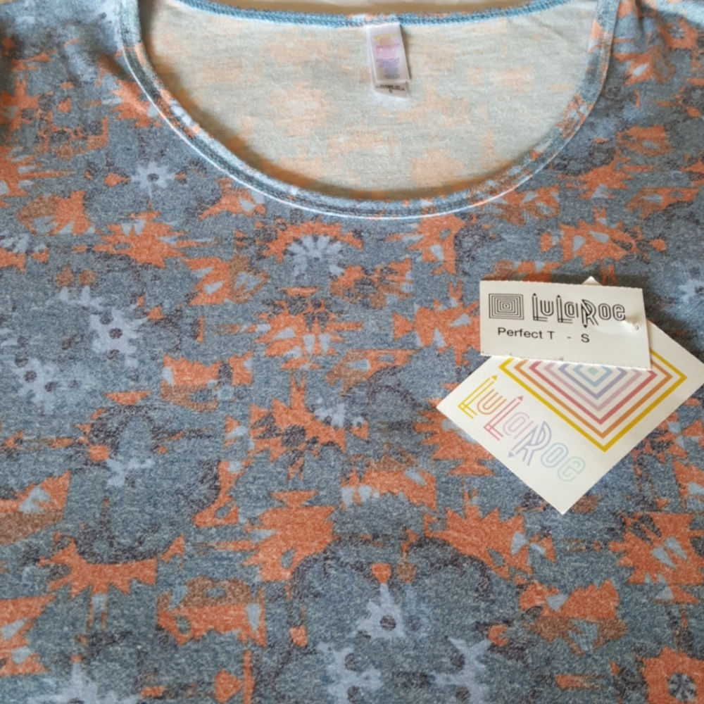 LulaRoe Super Soft Shirt - Picture 3 of 8